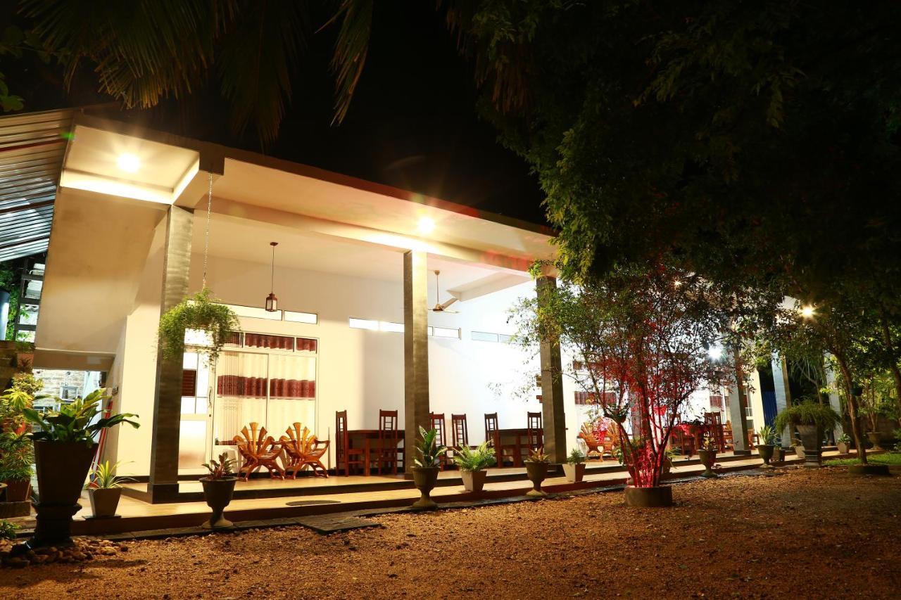 Dearly Holiday Home And Safari Tissamaharama Exterior foto