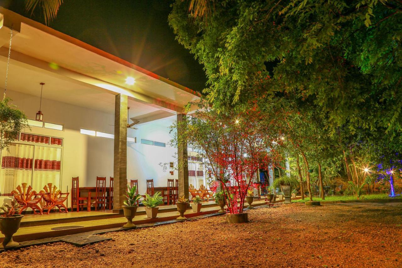 Dearly Holiday Home And Safari Tissamaharama Exterior foto