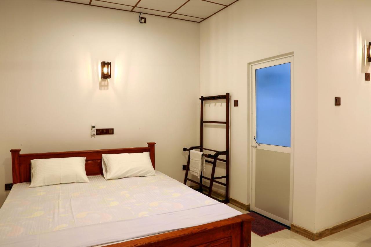 Dearly Holiday Home And Safari Tissamaharama Exterior foto